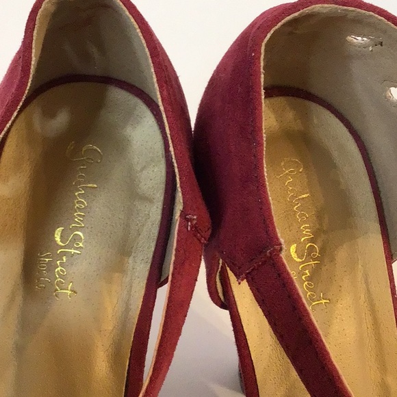 GRAHAM STREET SHOES Co. BURGUNDY RED T. STRAP SUEDE HEELS SZ 8 - Picture 7 of 15